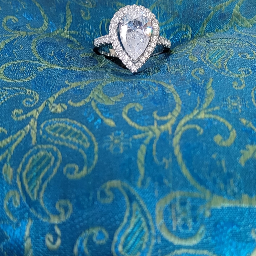 925 Sterling Silver Teardrop Shaped White Zircon Ring - Picture 3 of 6